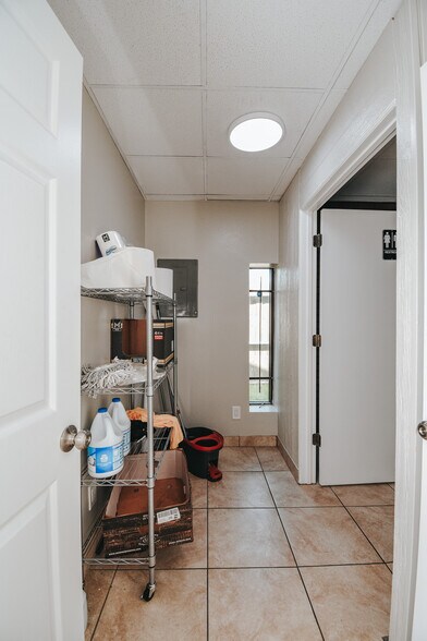 More Photos Of 6801 N Navarro St, Victoria Storefront Retail Office For Lease