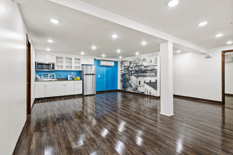 More Photos Of 108 N Depot Dr, Fort Pierce Office Residential For Lease