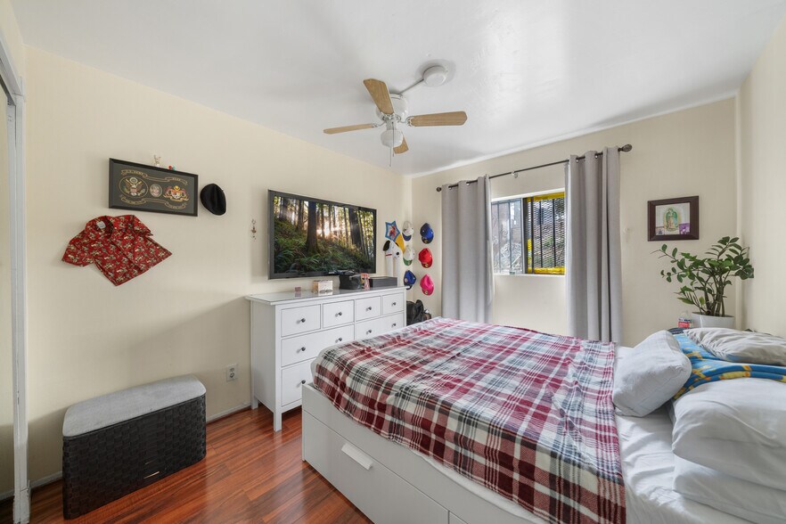 More Photos Of 2516 Elsinore St, Los Angeles Multifamily For Sale