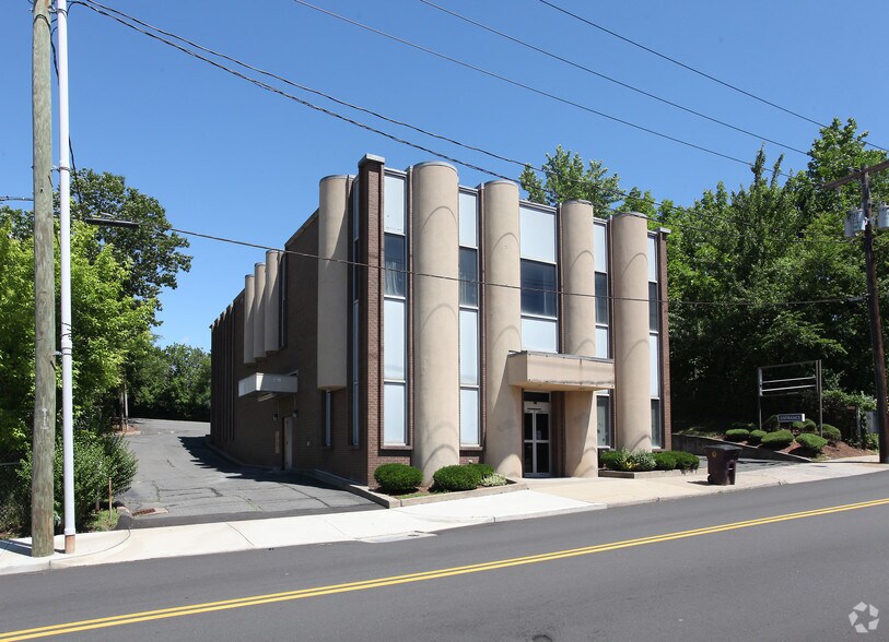 More Photos Of 55 Curtis St, New Britain Freestanding For Sale