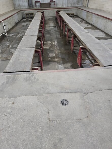 More Photos Of 2727 N 1st Ave, Fargo Warehouse For Sale