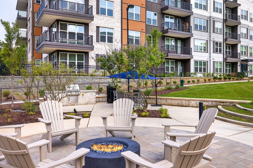 More Photos Of 930 W Mallard Creek Church Rd, Charlotte Apartments For Lease