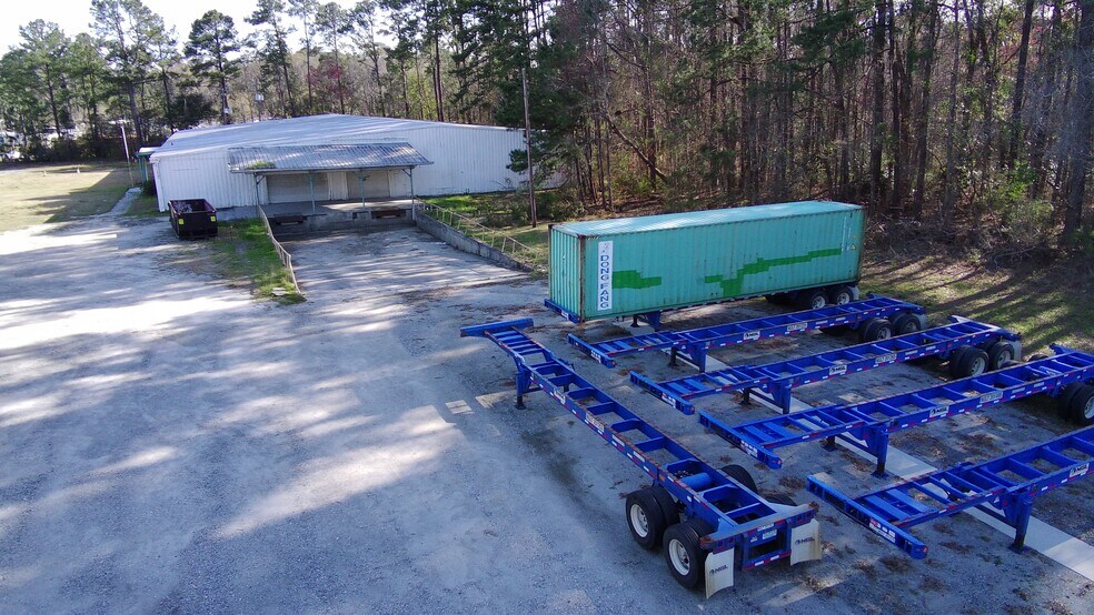 More Photos Of 111 Sparkman Dr, Garden City Warehouse For Lease