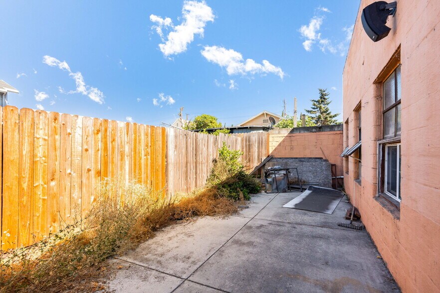 More Photos Of 4820 International Blvd, Oakland Storefront For Lease