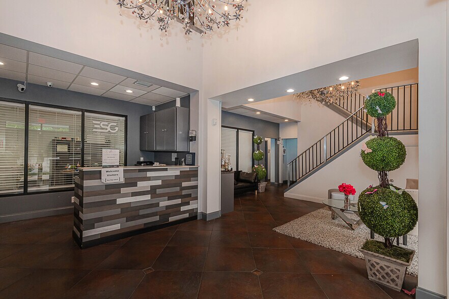 More Photos Of 3650 Coral Ridge Dr, Coral Springs Light Manufacturing For Sale