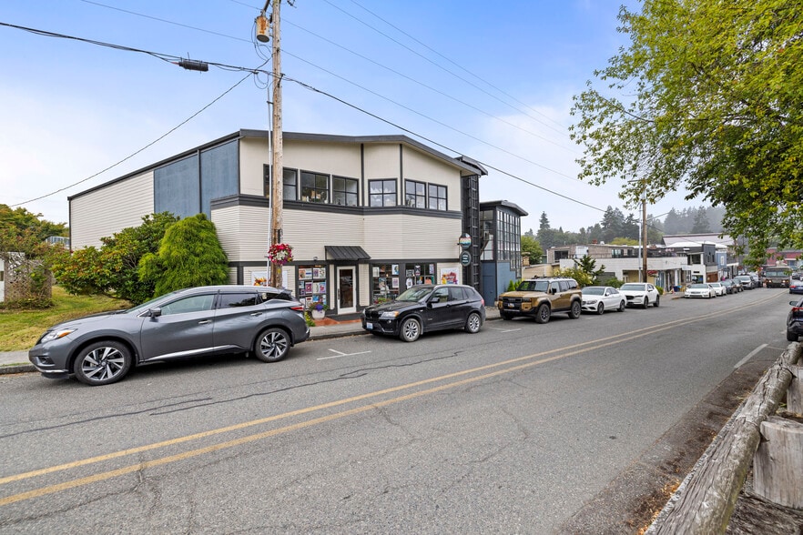 More Photos Of 105 1st St, Langley Storefront Retail Residential For Sale