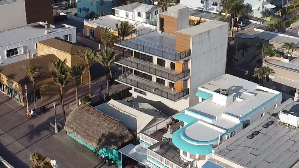 More Photos Of 1500 N Broadwalk, Hollywood Bar For Lease