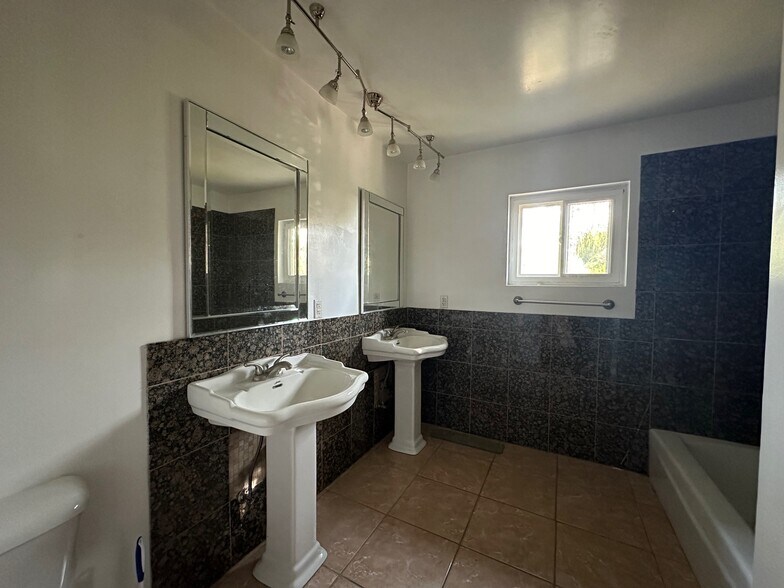 More Photos Of 470 E Crescent Ave, Redlands Specialty For Sale