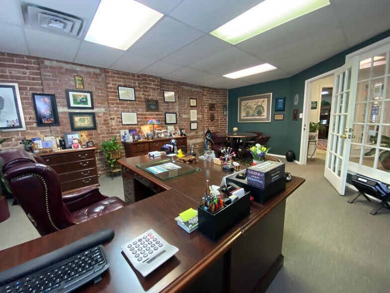 More Photos Of 212 N Main St, Sand Springs Office For Sale