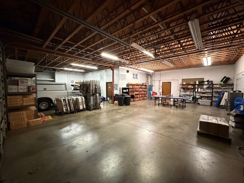 More Photos Of 1570 Oakland Rd, San Jose Research And Development For Sale