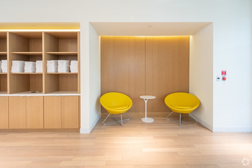 More Photos Of 3500 Maple Ave, Dallas Office For Lease