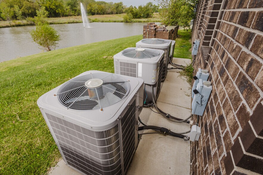 More Photos Of 429 S 119th St W, Wichita Office For Sale