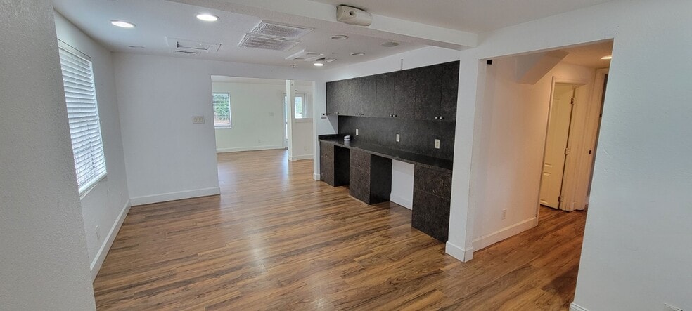More Photos Of 1901 W Sligh Ave, Tampa Office For Sale