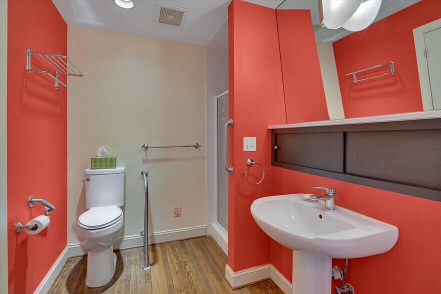 More Photos Of 329 W Main St, Durham Office For Lease