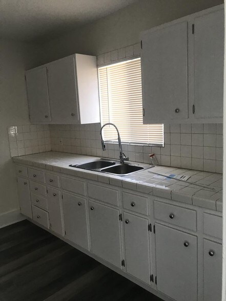 More Photos Of 1089 E 7th St, Long Beach Apartments For Sale