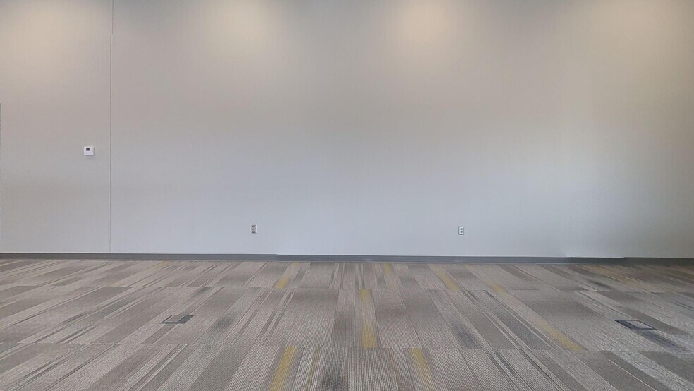 More Photos Of 1304 Technology Pky, Cedar Falls Office Residential For Lease