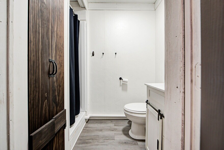 More Photos Of 210 Main st, Minco Health Club For Sale