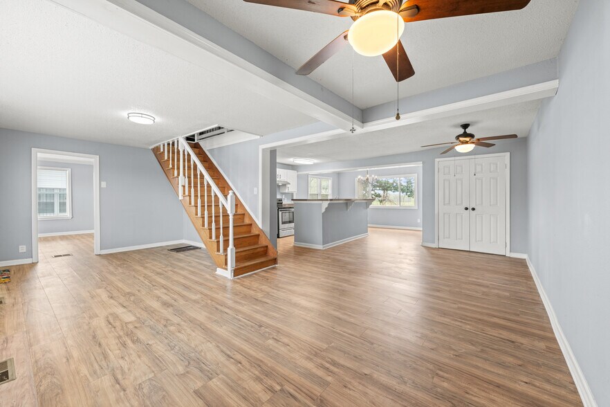 More Photos Of 6060 US Highway 51 N, Millington Flex For Sale