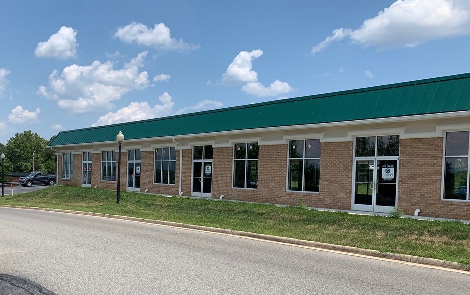 More Photos Of 1380 American Way Ct, Bedford Office For Lease