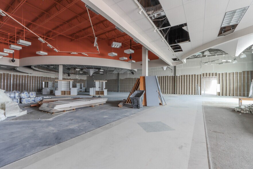 More Photos Of 1784-1794 Plover Rd, Plover Unknown For Lease