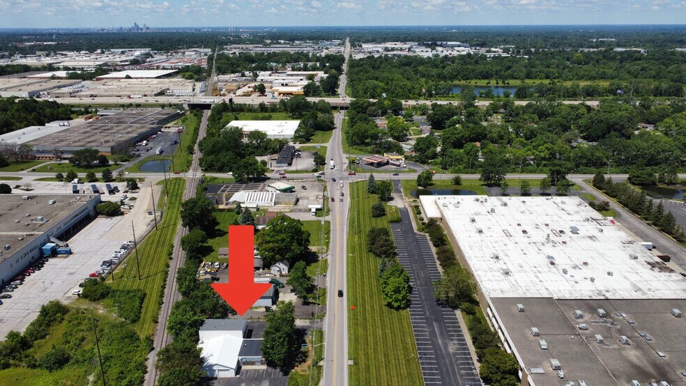More Photos Of 8135 E 30th St, Indianapolis Light Manufacturing For Lease