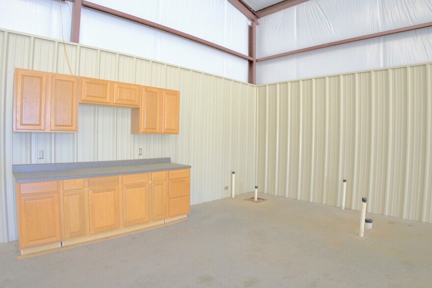 More Photos Of 2982 FM 2935, Brenham Flex For Sale