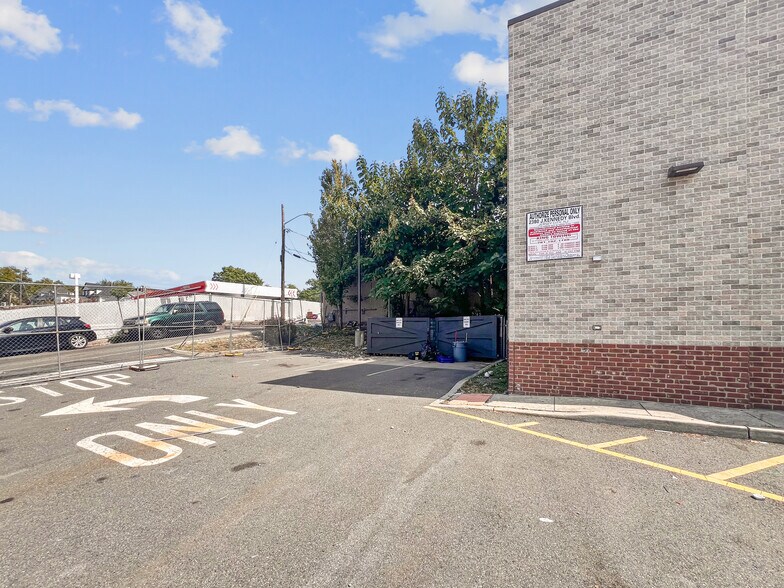 More Photos Of 2380 John F Kennedy Blvd, Jersey City Convenience Store For Sale