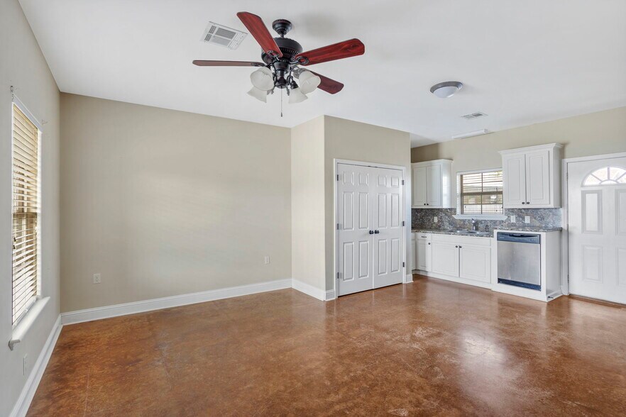 More Photos Of 140 Louie St, Lake Charles Multifamily For Sale