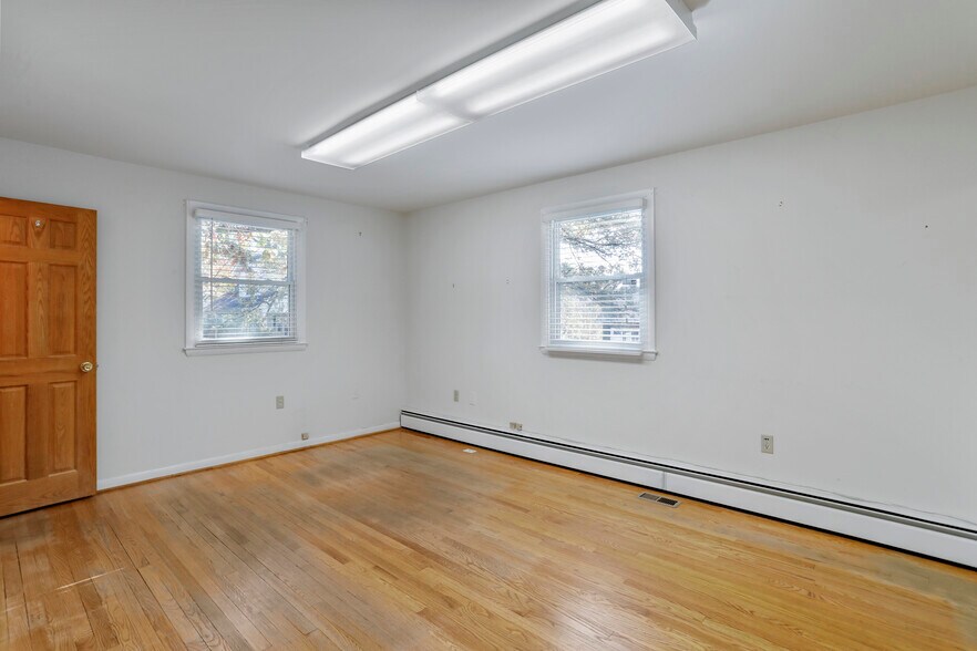 More Photos Of 2893 Jessup Rd, Jessup Office For Sale