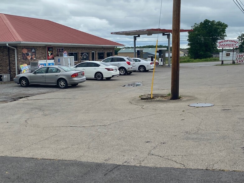 More Photos Of 1837 Highway 64 W, Shelbyville Convenience Store For Sale