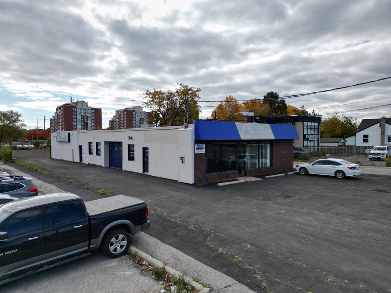 More Photos Of 142 Cross Ave, Oakville Auto Repair For Sale
