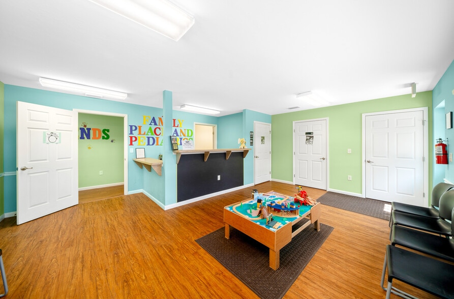 More Photos Of 1415 NW 23rd Ave, Chiefland Medical For Sale