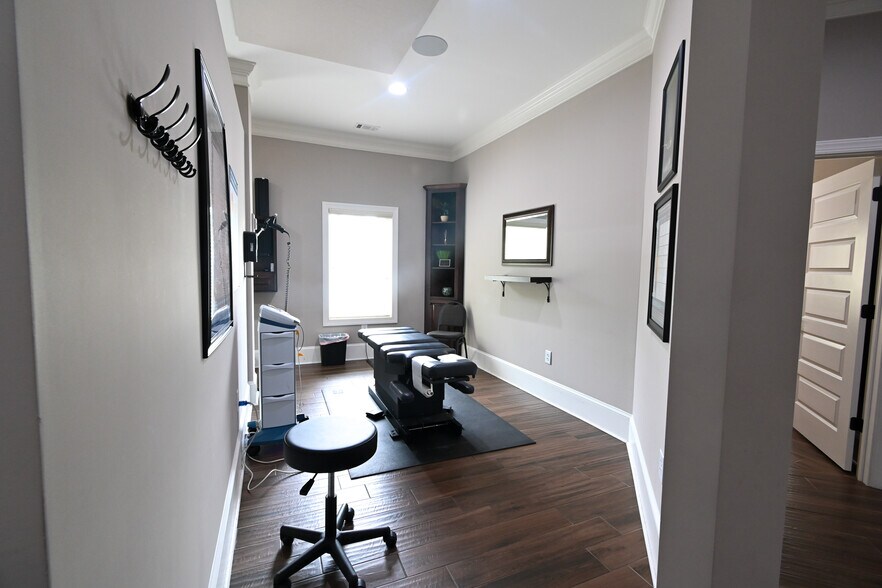 More Photos Of 150 Jw Plaza Dr SE, Calhoun Office For Sale