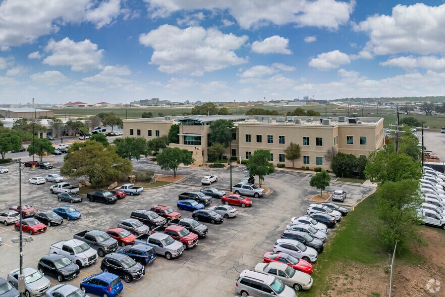 More Photos Of 11603 W Coker Loop Rd, San Antonio Office For Lease