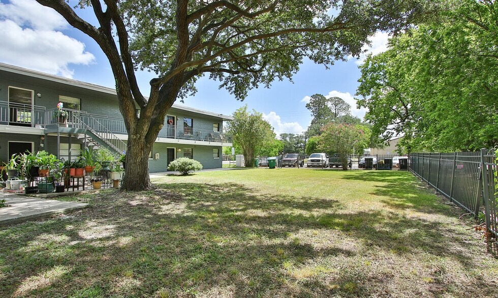 4218 J St, Houston, TX 77072 Apartments For Sale