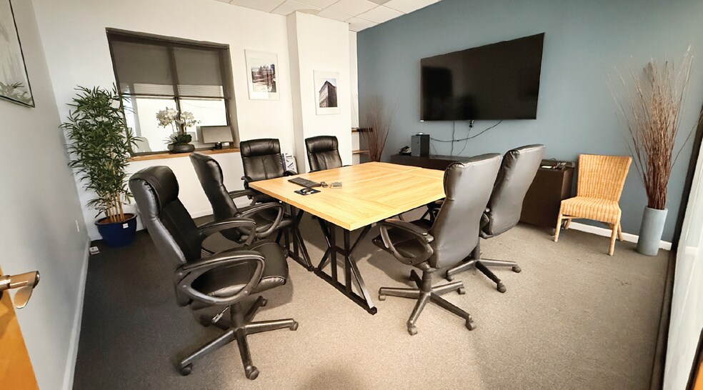 More Photos Of 81 Apollo St, Brooklyn Flex For Lease