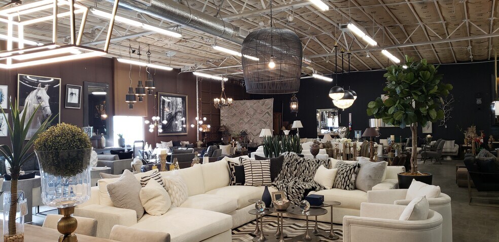 More Photos Of 7115 Darby Ave, Reseda Warehouse For Lease