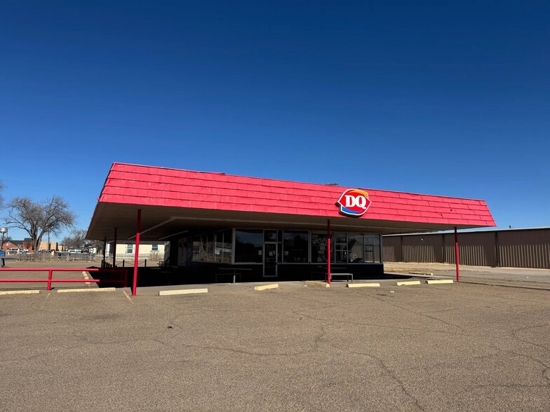 Primary Photo Of 801 E Park Ave, Hereford Fast Food For Sale
