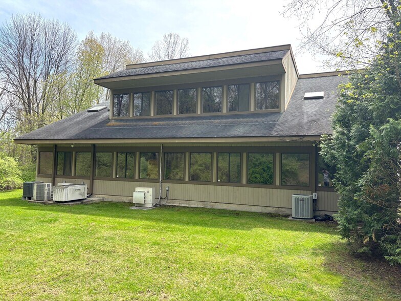 More Photos Of 574 Heritage Rd, Southbury Office For Lease