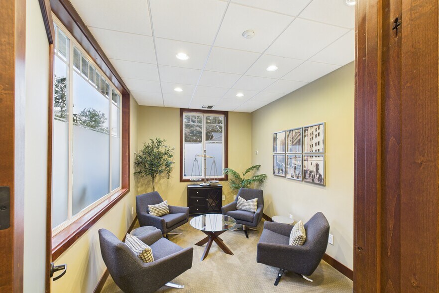 More Photos Of 16880 NE 79th St, Redmond Office For Sale