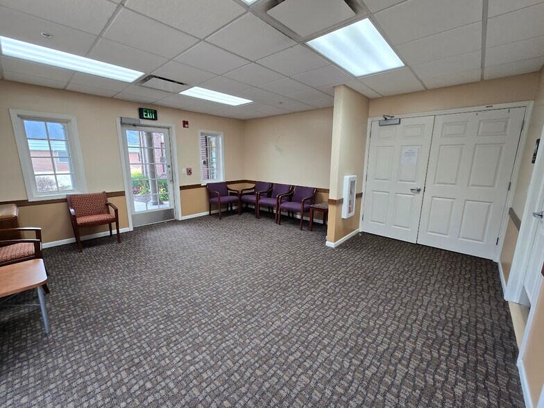 More Photos Of 43650 Garfield Rd, Clinton Township Medical For Lease