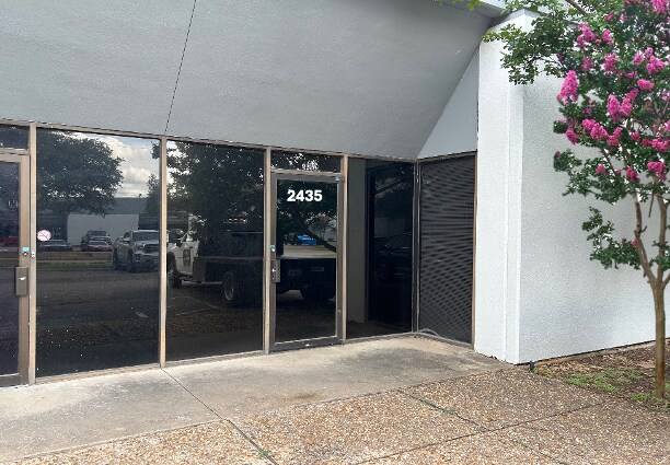 More Photos Of 2429-2458 Walnut Ridge St, Dallas Light Manufacturing For Lease