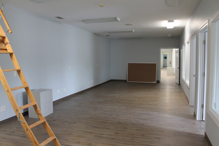 More Photos Of 37 W Fairmont Ave, Savannah Office For Lease
