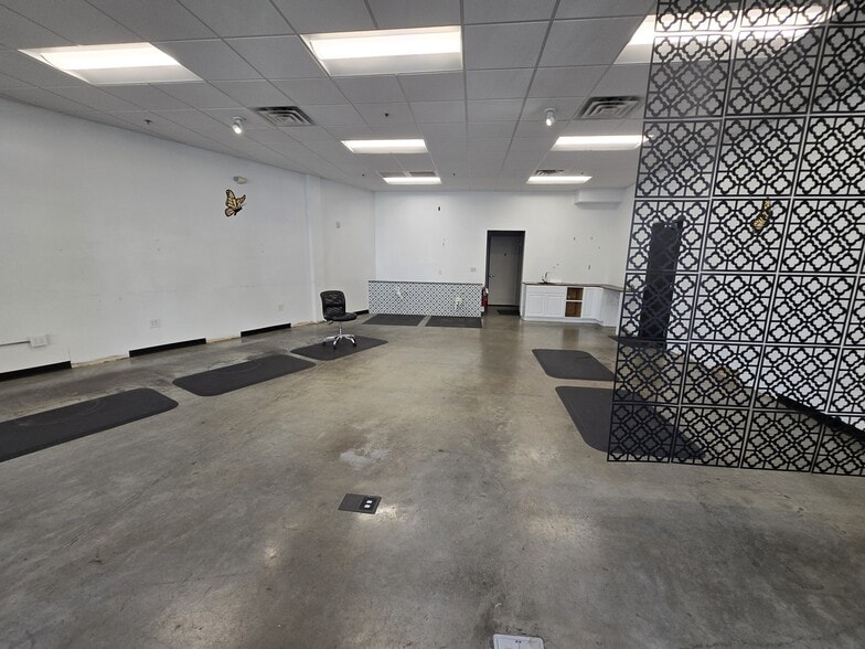 More Photos Of 141-151 Thomas Green Blvd, Clemson Unknown For Lease