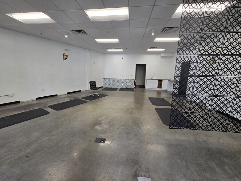 More Photos Of 141-151 Thomas Green Blvd, Clemson Unknown For Lease