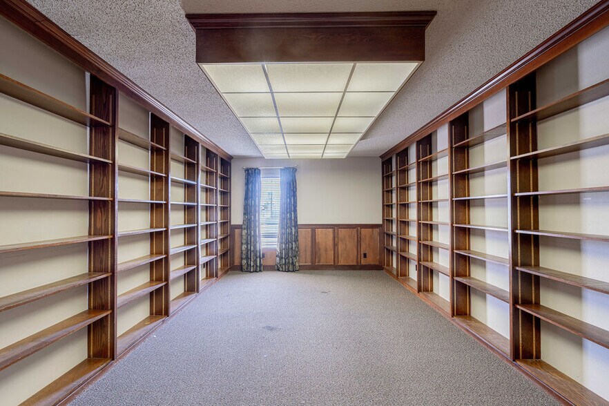 More Photos Of 3329 Florida Ave, Kenner Office For Sale