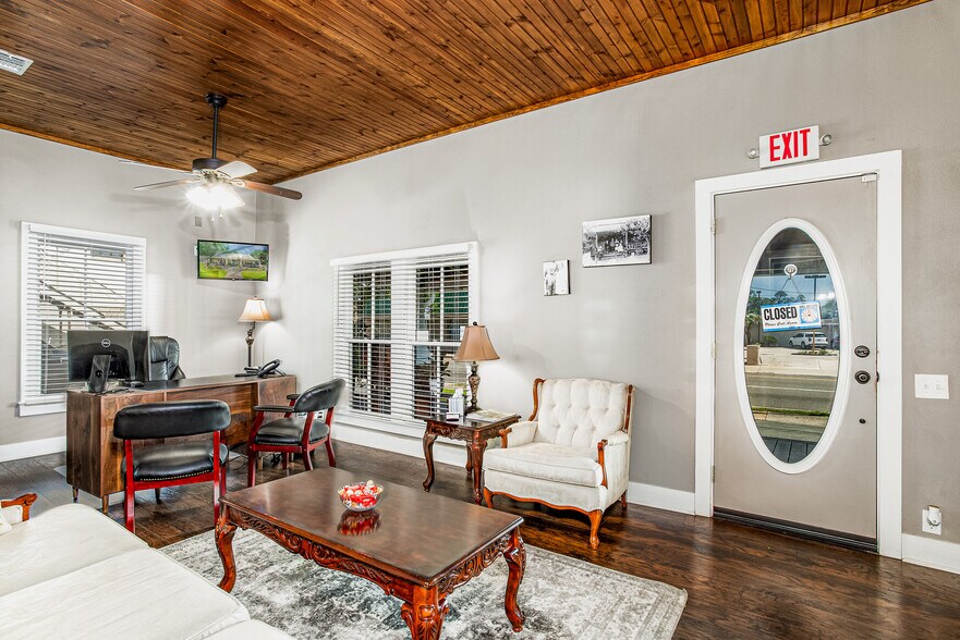 More Photos Of 69 W Macclenny Ave, Macclenny Office For Sale