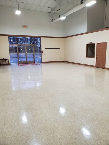 More Photos Of 507-509 National Hwy, Lavale Storefront For Lease