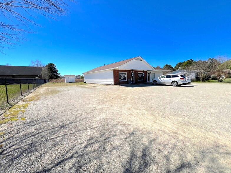 More Photos Of 698 E New Hope Rd, Goldsboro Freestanding For Sale