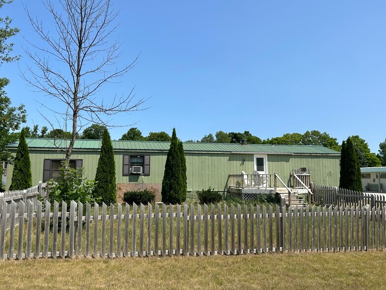 More Photos Of 3145 Stevenson Pier Cir, Sturgeon Bay Hotel For Sale